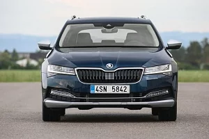 Фото Skoda Суперб Комби - интерьер и экстерьер