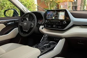 Фото Toyota Highlander - интерьер и экстерьер
