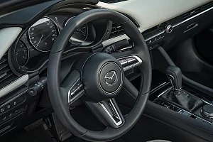 Фото Mazda 3 sedan - интерьер и экстерьер