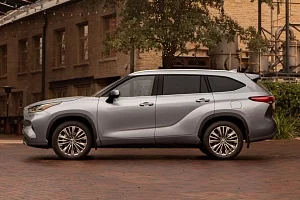 Фото Toyota Highlander - интерьер и экстерьер