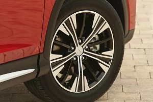 Фото Mitsubishi Eclipse Cross - интерьер и экстерьер