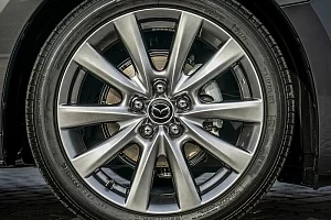 Фото Mazda 3 sedan - интерьер и экстерьер