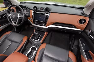 Фото Dongfeng DF6 - интерьер и экстерьер
