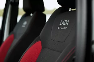 Фото Lada Гранта Спорт Лифтбэк - интерьер и экстерьер