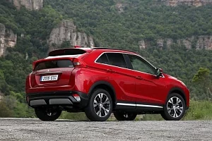 Фото Mitsubishi Eclipse Cross - интерьер и экстерьер