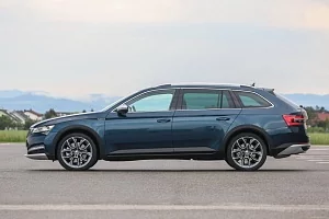 Фото Skoda Суперб Комби - интерьер и экстерьер