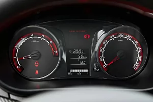 Фото Lada Гранта Спорт Лифтбэк - интерьер и экстерьер