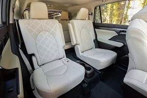 Фото Toyota Highlander - интерьер и экстерьер