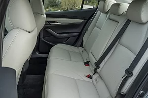 Фото Mazda 3 sedan - интерьер и экстерьер