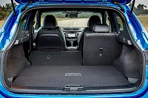Фото Nissan Qashqai - интерьер и экстерьер