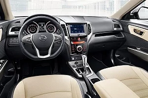 Фото SsangYong Tivoli - интерьер и экстерьер