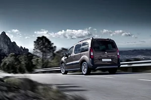 Фото Peugeot Партнер Кросвей - интерьер и экстерьер