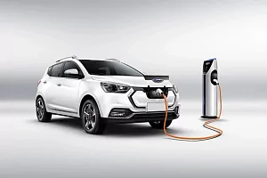 Фото JAC iEV7S - интерьер и экстерьер