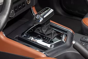 Фото Dongfeng DF6 - интерьер и экстерьер