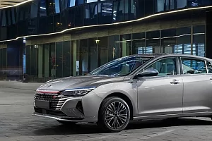 Фото Dongfeng Аеолус Шайн Макс - интерьер и экстерьер