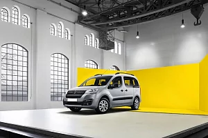 Фото Opel Комбо Лайф - интерьер и экстерьер
