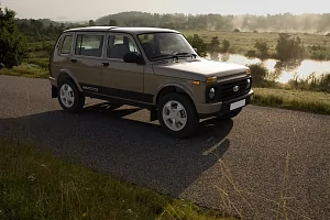 Фото Lada Урбан 5 дверей - интерьер и экстерьер