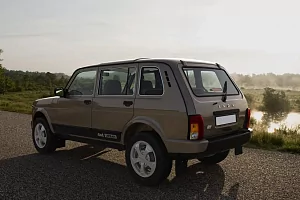 Фото Lada Урбан 5 дверей - интерьер и экстерьер
