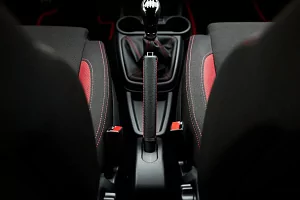 Фото Lada Гранта Спорт Лифтбэк - интерьер и экстерьер