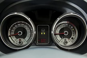 Фото Mitsubishi Pajero - интерьер и экстерьер