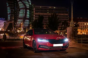 Фото Skoda Суперб Спортлайн - интерьер и экстерьер