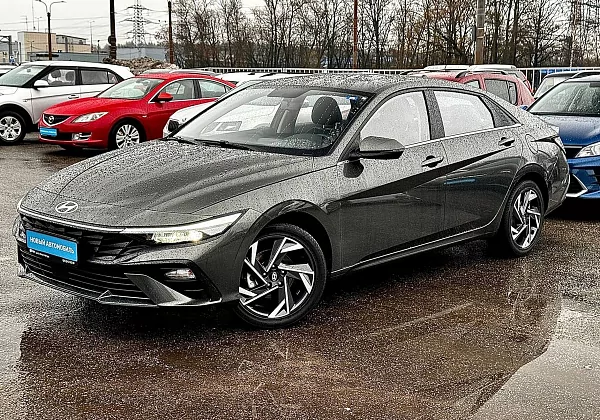 купить подержанный Elantra 2023 года