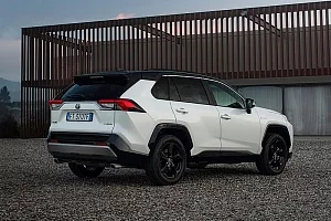 Фото Toyota Rav 4 - интерьер и экстерьер