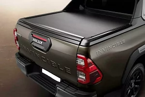 Фото Toyota Hilux New - интерьер и экстерьер