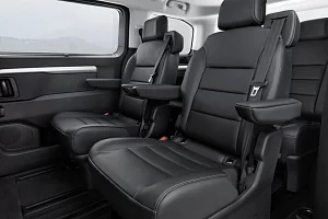 Фото Opel Zafira Life - интерьер и экстерьер