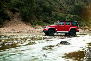 Фото BAIC BJ40 - интерьер и экстерьер