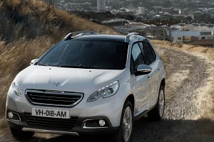 Фото Peugeot 2008 - интерьер и экстерьер