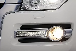 Фото Mitsubishi Pajero - интерьер и экстерьер