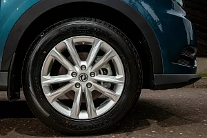 Фото Dongfeng 580 - интерьер и экстерьер