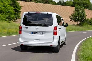 Фото Opel Zafira Life - интерьер и экстерьер