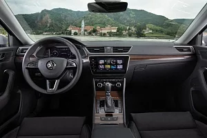 Фото Skoda Суперб Комби - интерьер и экстерьер