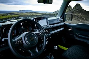 Фото Suzuki Jimny - интерьер и экстерьер