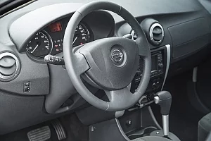 Фото Nissan Almera - интерьер и экстерьер