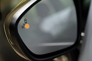 Фото Citroën C4 Sedan - интерьер и экстерьер