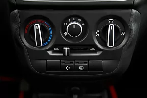 Фото Lada Гранта Спорт Лифтбэк - интерьер и экстерьер