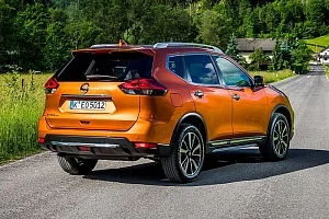 Фото Nissan X-Trail - интерьер и экстерьер
