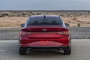 Фото Hyundai Elantra - интерьер и экстерьер