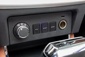 Фото Dongfeng DF6 - интерьер и экстерьер