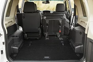 Фото Mitsubishi Pajero - интерьер и экстерьер