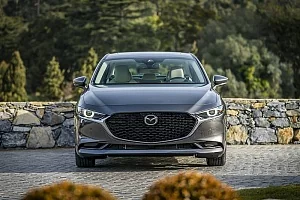 Фото Mazda 3 sedan - интерьер и экстерьер