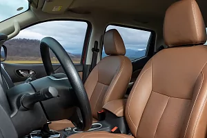 Фото Dongfeng DF6 - интерьер и экстерьер