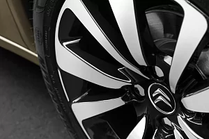 Фото Citroën C4 Sedan - интерьер и экстерьер