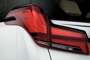 Фото Toyota Alphard - интерьер и экстерьер