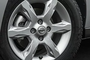 Фото Nissan Almera - интерьер и экстерьер