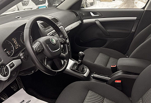 купить Шкода Octavia 2010, автосалон автоцентр