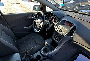 купить Опель Astra 2012, автосалон автоцентр